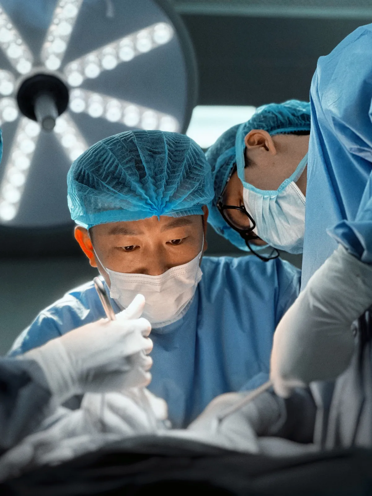 Tiêm silicone lỏng vẫn 