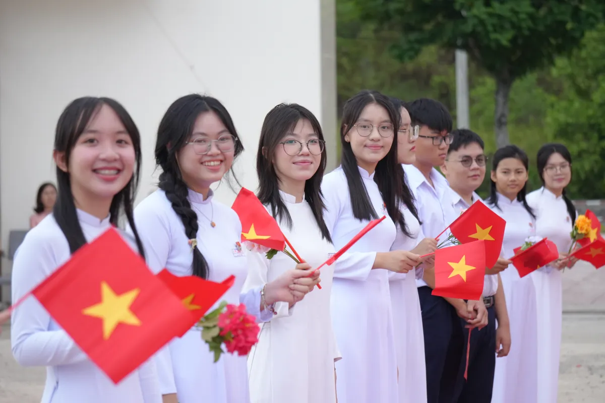 Khánh Hòa: Năm học 2025-2026 hướng đến mục tiêu đổi mới toàn diện, nâng cao chất lượng giáo dục - Ảnh 2.