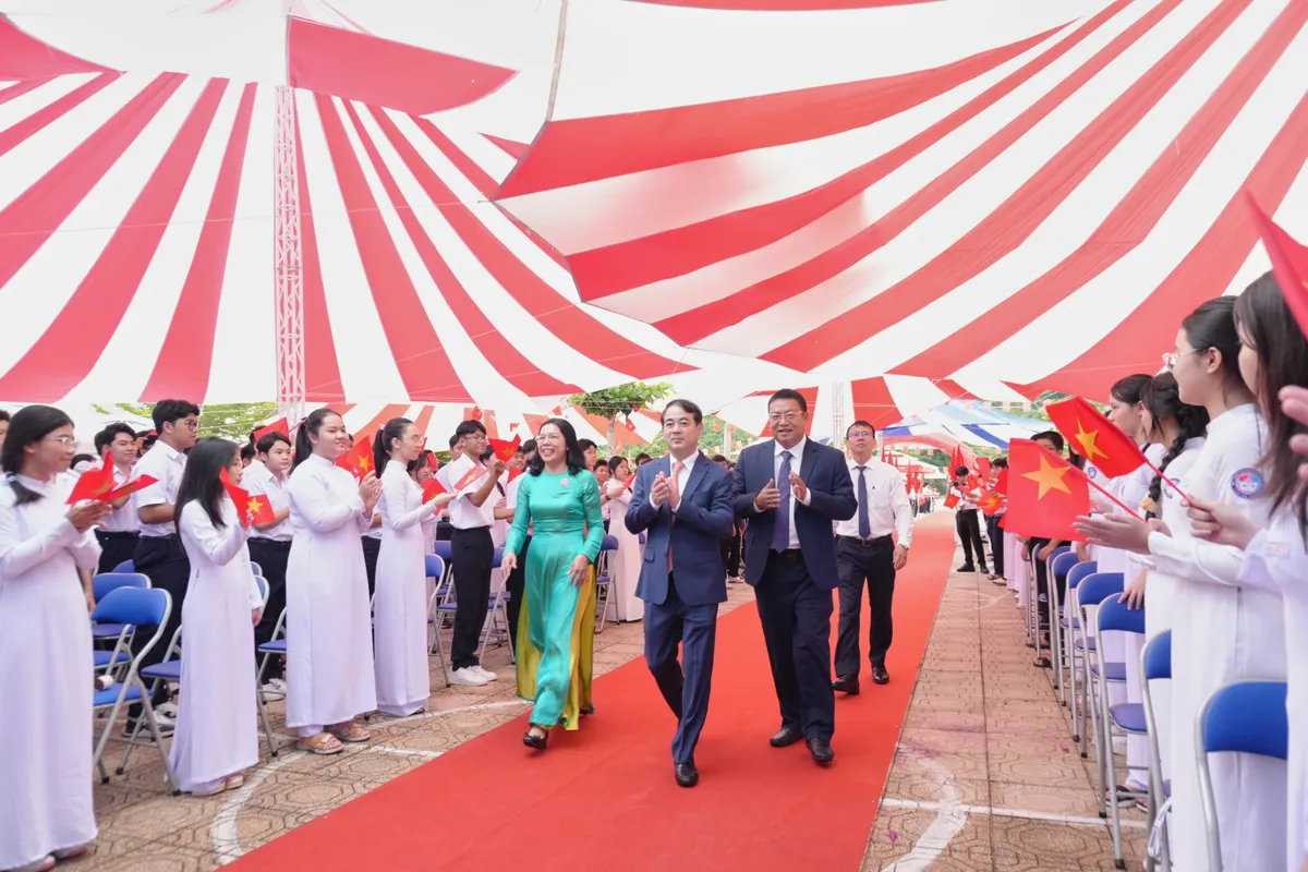 Khánh Hòa: Năm học 2025-2026 hướng đến mục tiêu đổi mới toàn diện, nâng cao chất lượng giáo dục - Ảnh 1.