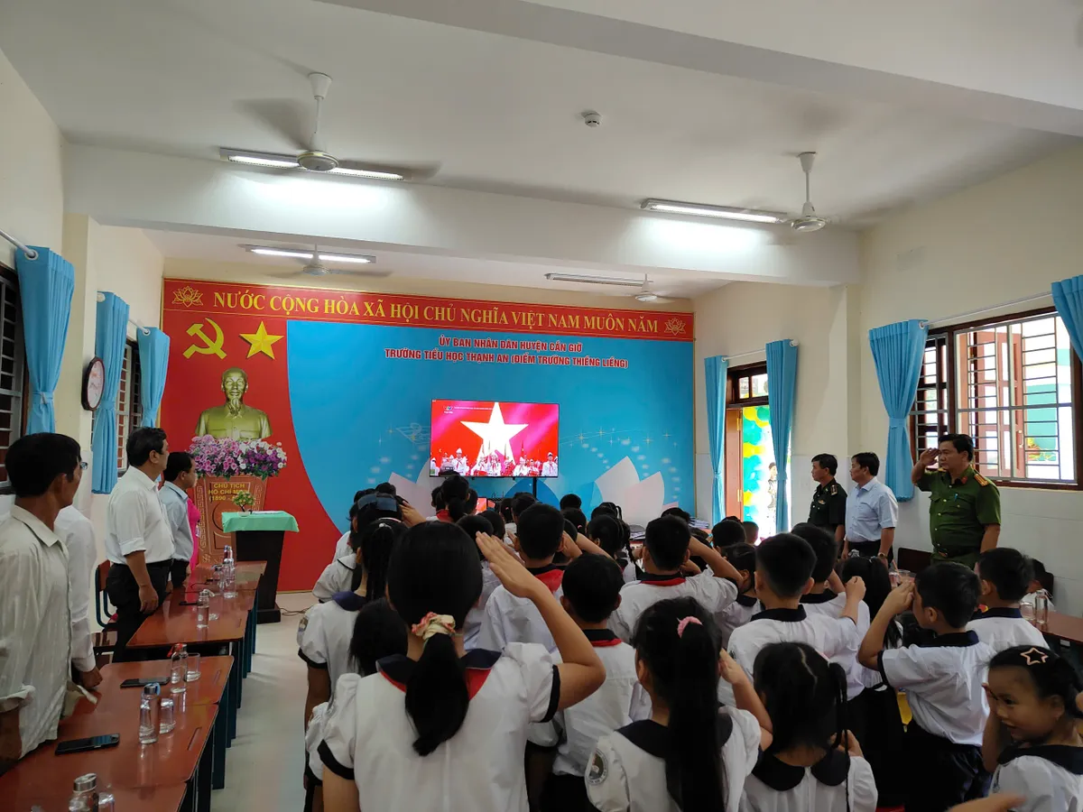 Nhiều cảm xúc đáng nhớ trong Lễ khai giảng đặc biệt ở TP Hồ Chí Minh - Ảnh 10.