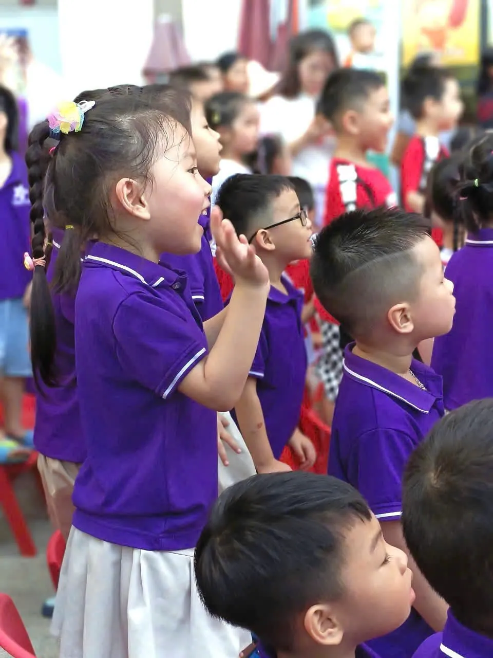 Gần 2,3 triệu học sinh Hà Nội hân hoan bước vào năm học mới- Ảnh 7. Gần 2,3 triệu học sinh Hà Nội hân hoan bước vào năm học mới- Ảnh 7.