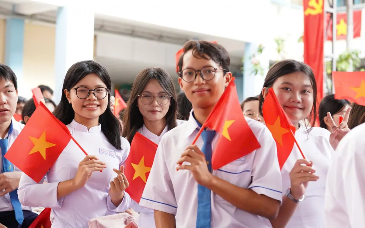 Học sinh trường THPT Tân Phú (phường Phú Thọ Hòa)