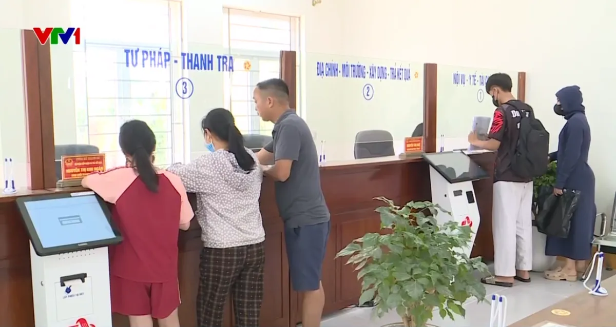Gỡ vướng trong sắp xếp bộ máy và nhân sự cơ sở - Ảnh 2.