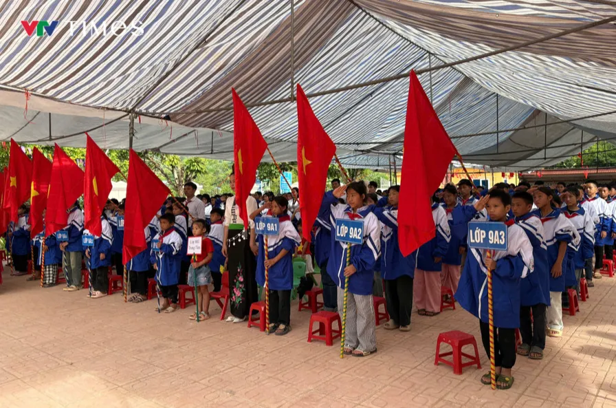 Lễ Khai giảng đặc biệt v&agrave; trọn vẹn của học sinh ở Điện Bi&ecirc;n- Ảnh 1.