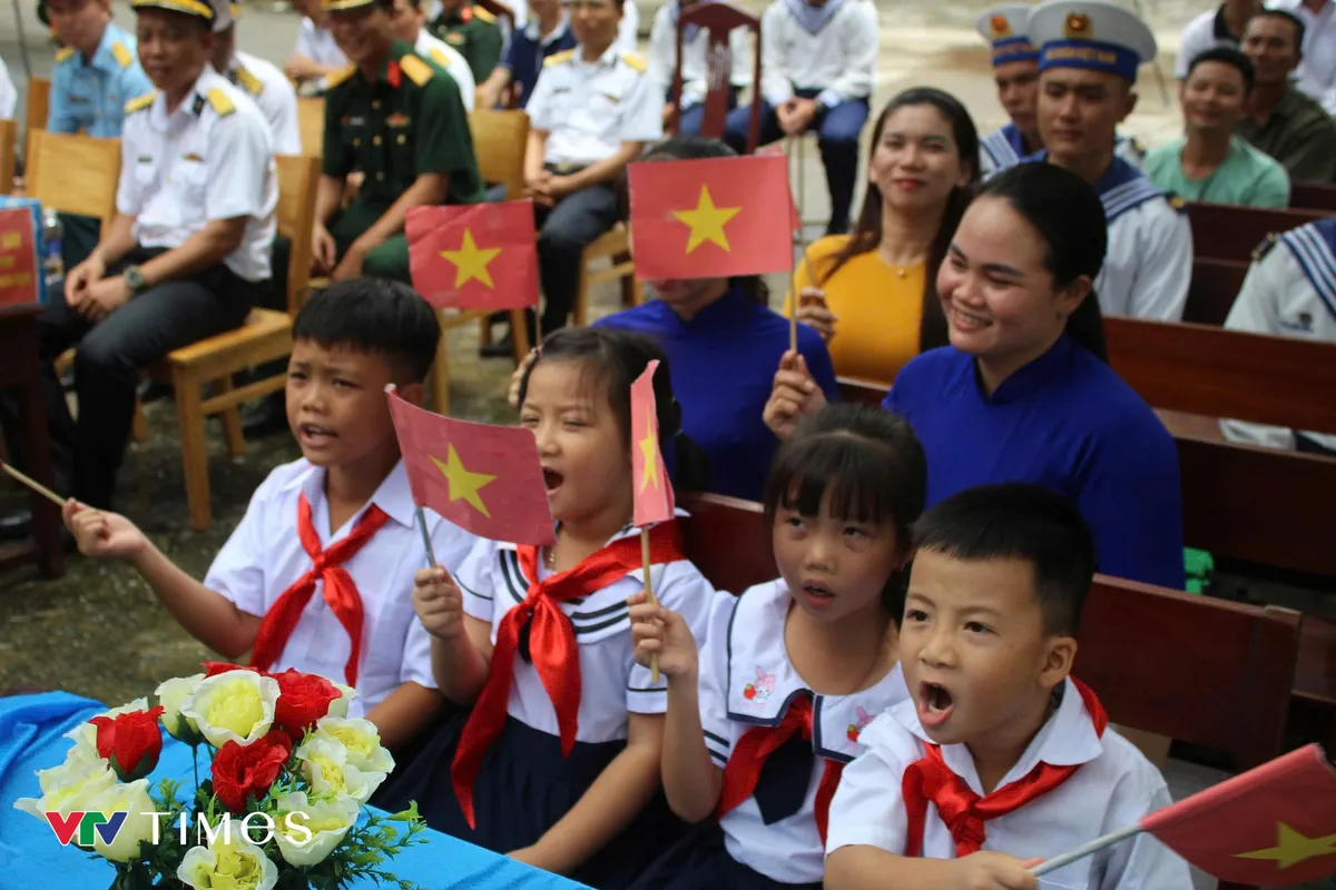 Bộ GD&ĐT đề xuất mở rộng chính sách ưu tiên cho người học dân tộc thiểu số rất ít người - Ảnh 1.