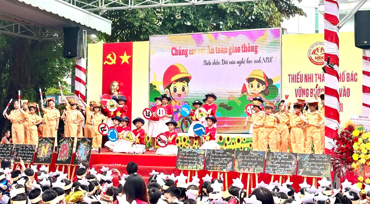 Nhiều cảm xúc đáng nhớ trong Lễ khai giảng đặc biệt ở TP Hồ Chí Minh - Ảnh 8.