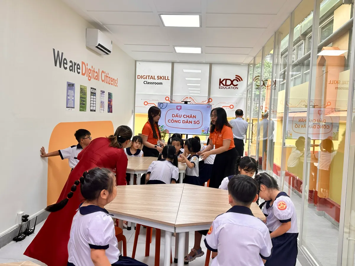 Nhiều cảm xúc đáng nhớ trong Lễ khai giảng đặc biệt ở TP Hồ Chí Minh - Ảnh 9.
