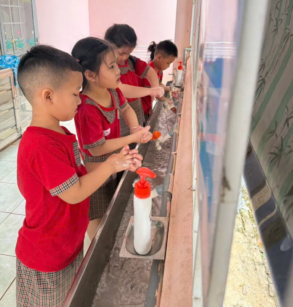 Đồng Nai: Chủ động phòng, chống bệnh tay chân miệng đầu năm học mới - Ảnh 1.
