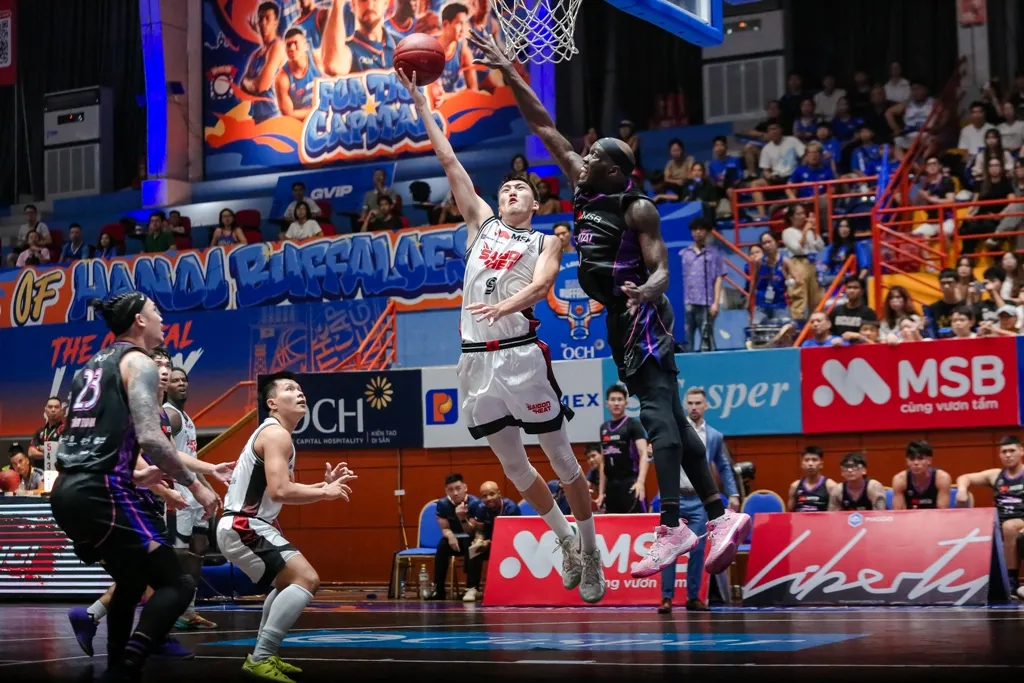 VBA Playoffs 2025: Hanoi Buffaloes nhọc nhằn vượt qua Saigon Heat- Ảnh 3.