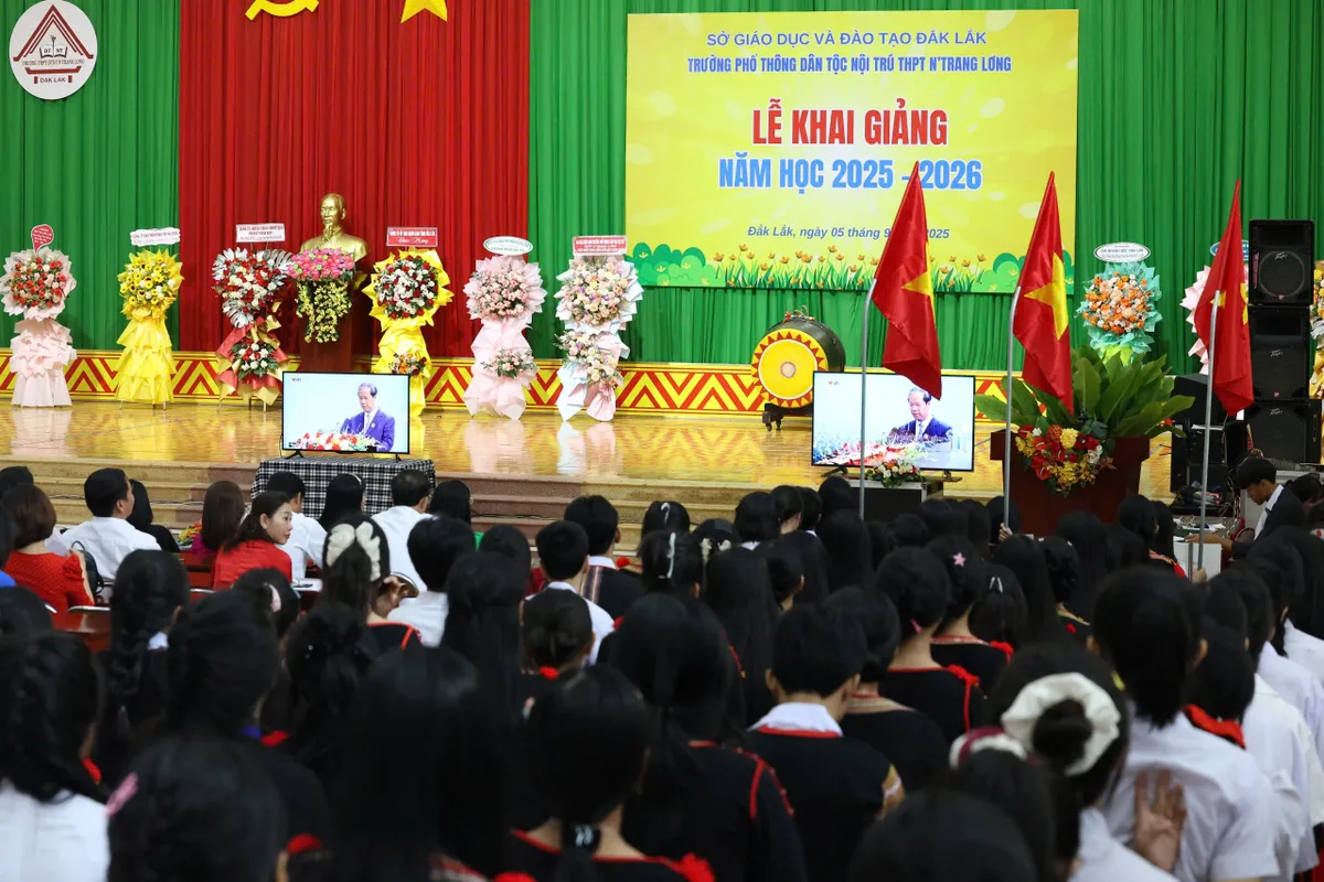 Đắk Lắk: Lễ khai giảng ý nghĩa với nhiều học sinh đồng bào dân tộc thiểu số- Ảnh 6. Đắk Lắk: Lễ khai giảng ý nghĩa với nhiều học sinh đồng bào dân tộc thiểu số- Ảnh 6.