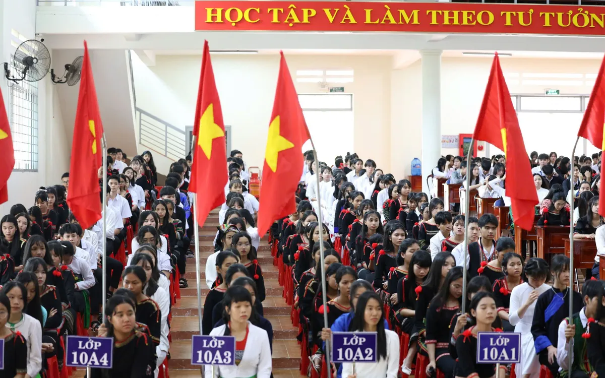 Học sinh hồ hởi tham gia Lễ khai giảng năm học mới Học sinh hồ hởi tham gia Lễ khai giảng năm học mới