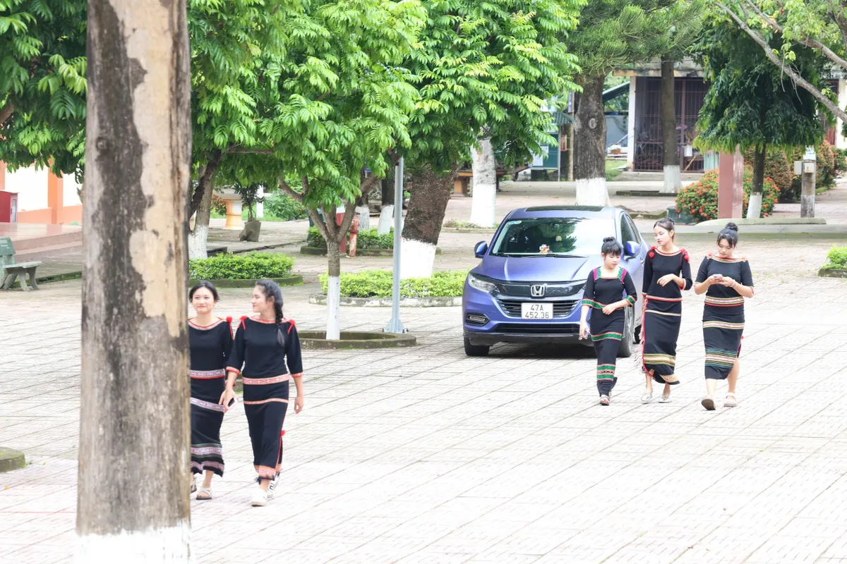 Đắk Lắk: Lễ khai giảng ý nghĩa với nhiều học sinh đồng bào dân tộc thiểu số- Ảnh 1. Đắk Lắk: Lễ khai giảng ý nghĩa với nhiều học sinh đồng bào dân tộc thiểu số- Ảnh 1.