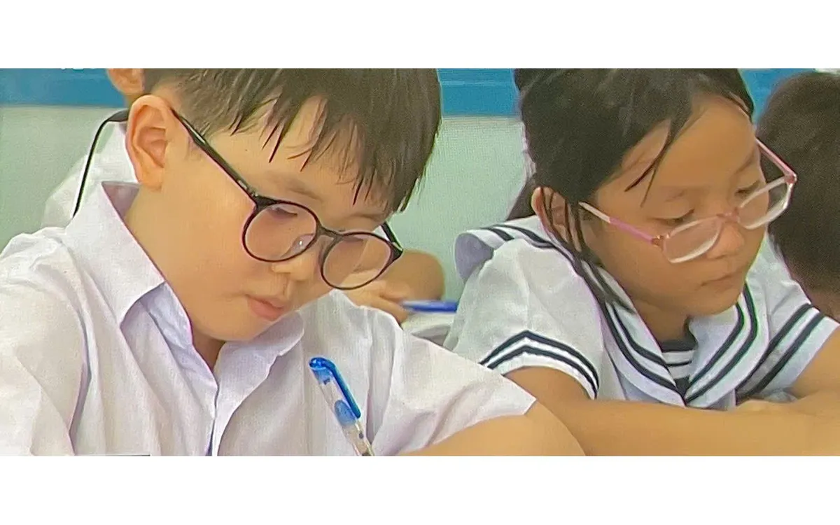 Cận thị học đường - những lưu ý khi vào năm học mới. Cận thị học đường - những lưu ý khi vào năm học mới.