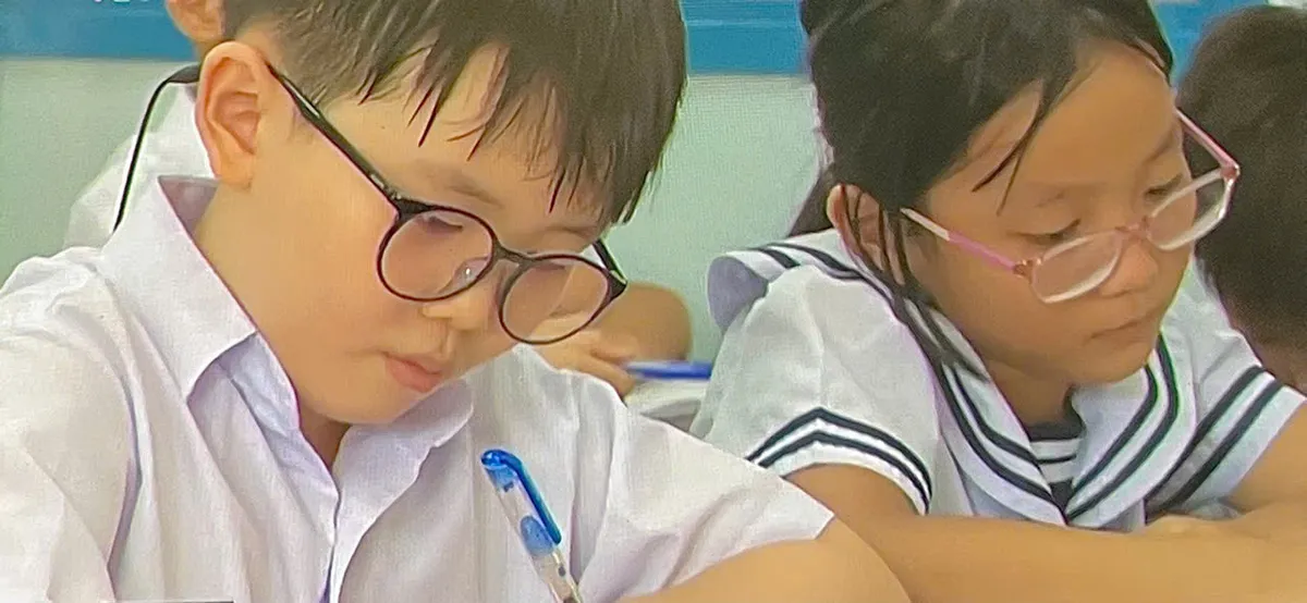 Cận thị học đường - những lưu ý khi vào năm học mới - Ảnh 1.