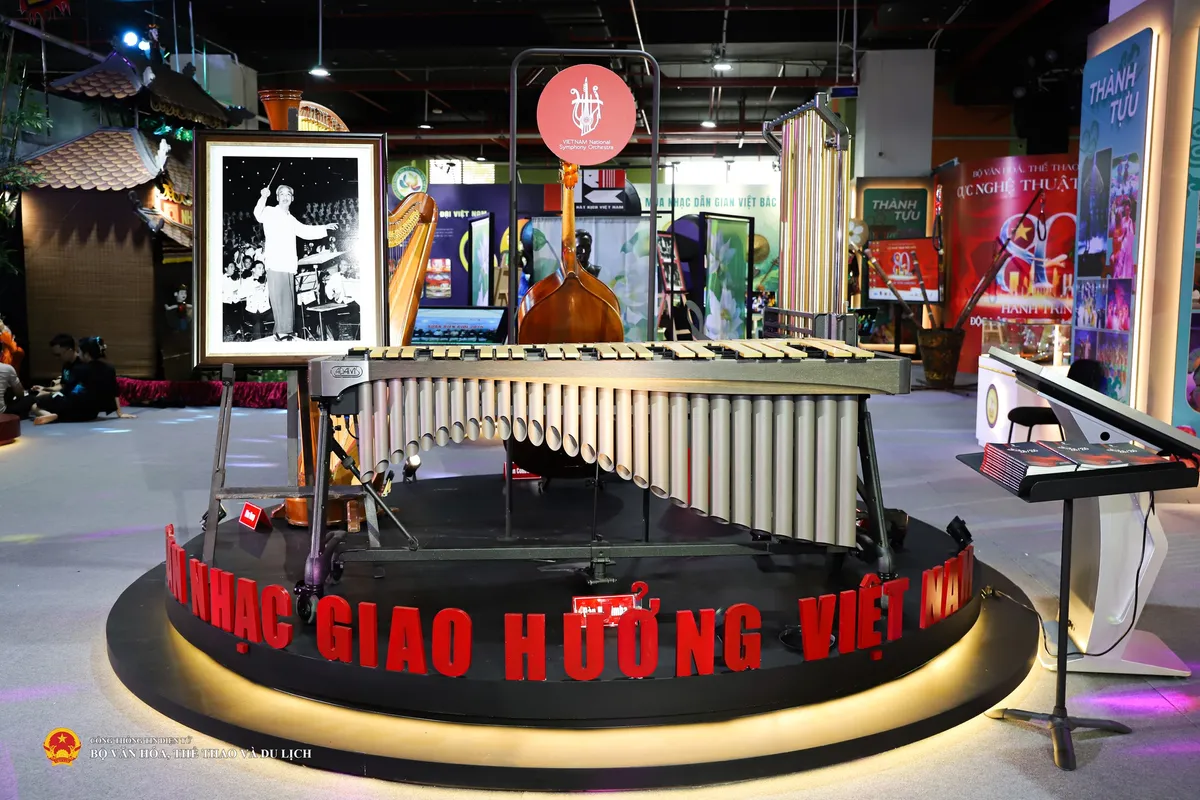 Thêm nhiều phim hay, nhạc giao hưởng “thết đãi” khán giả tại Triển lãm Thành tựu đất nước - Ảnh 6.