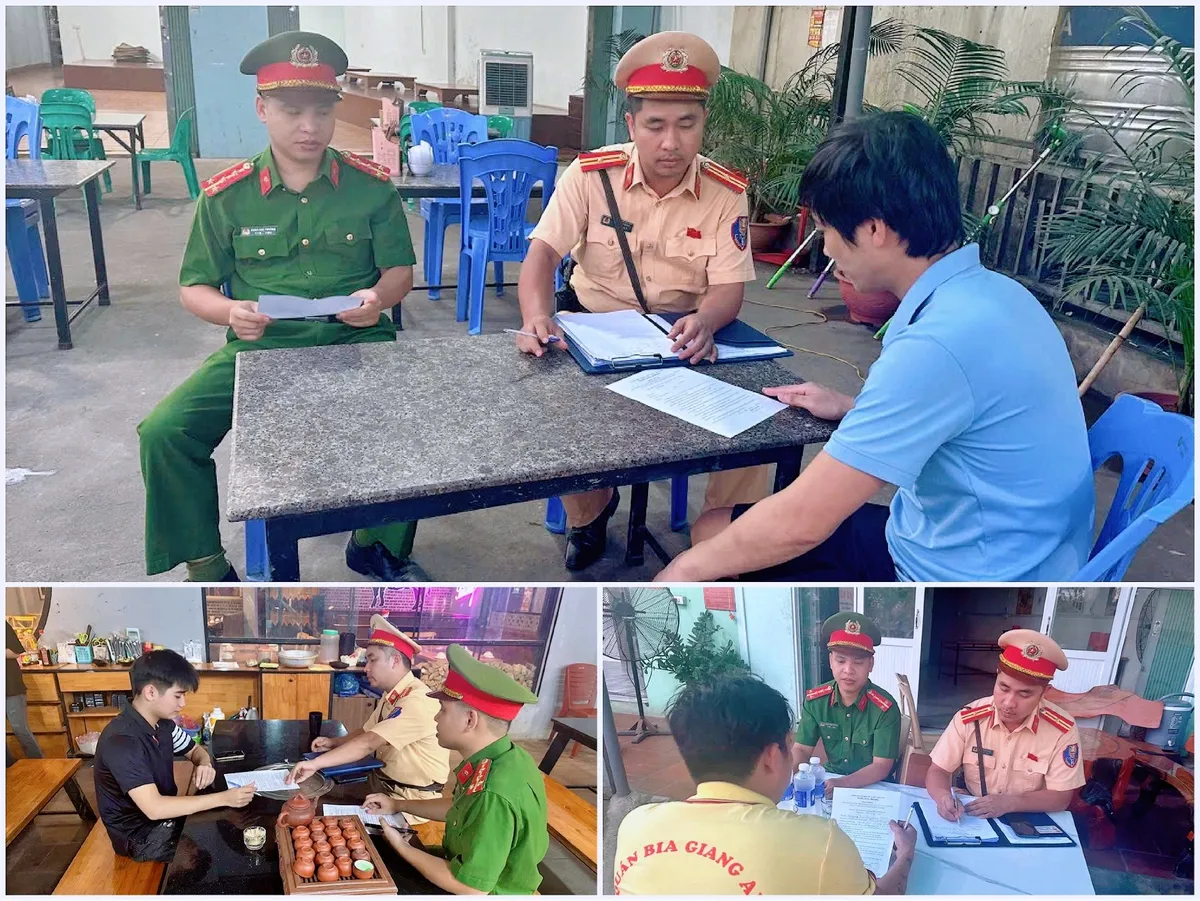 CSGT Hà Nội đẩy mạnh tuyên truyền pháp luật về trật tự, an toàn giao thông - Ảnh 3.