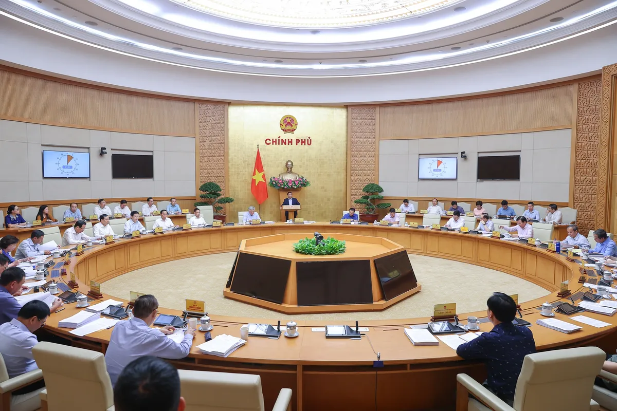 Thủ tướng yêu cầu kiểm soát giá vàng, giá USD - Ảnh 1.