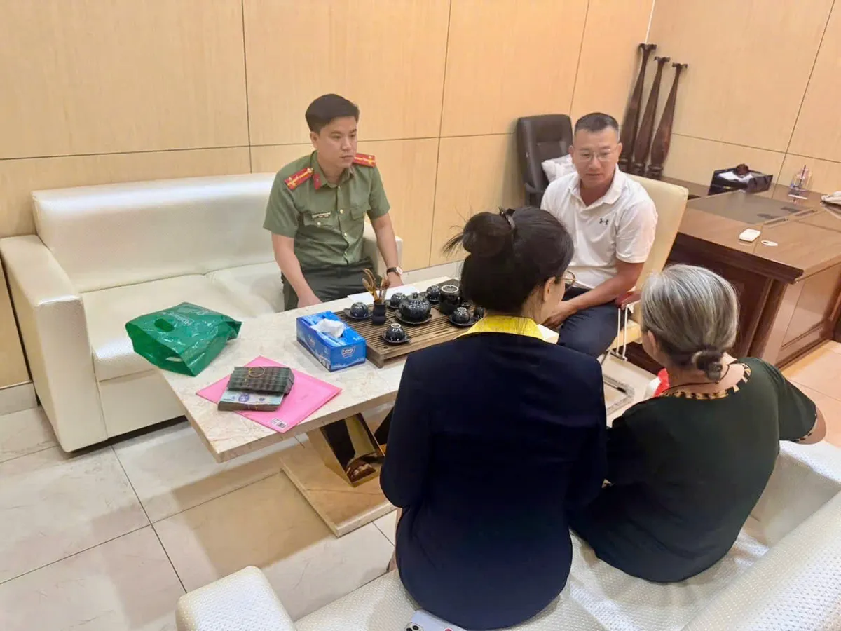Đồng Nai: Ngăn chặn kịp thời vụ lừa đảo 400 triệu đồng, trả lại 270 triệu chuyển nhầm cho công dân - Ảnh 1.