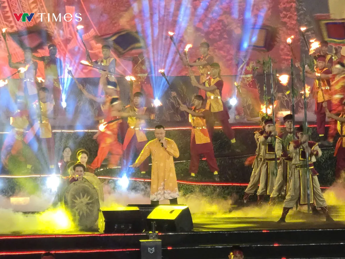 Ấn tượng Chương tr&igrave;nh ch&iacute;nh luận nghệ thuật &ldquo;Bản h&ugrave;ng ca chiến thắng&rdquo; - Ảnh 1.