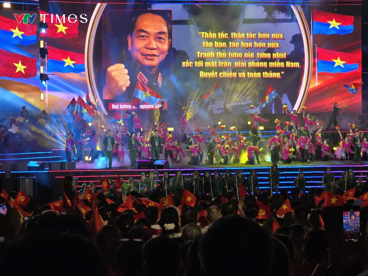 Ấn tượng Chương tr&igrave;nh ch&iacute;nh luận nghệ thuật &ldquo;Bản h&ugrave;ng ca chiến thắng&rdquo; - Ảnh 6.