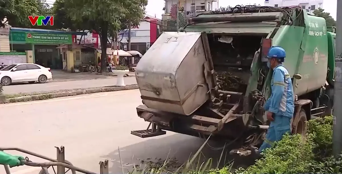 Hà Nội lấy ý kiến điều chỉnh giá thu gom, xử lý rác thải - Ảnh 1.