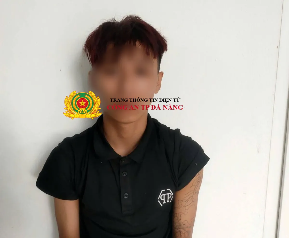 Bộ đôi thanh niên trộm cắp tiền trong ô tô sa lưới  - Ảnh 2.