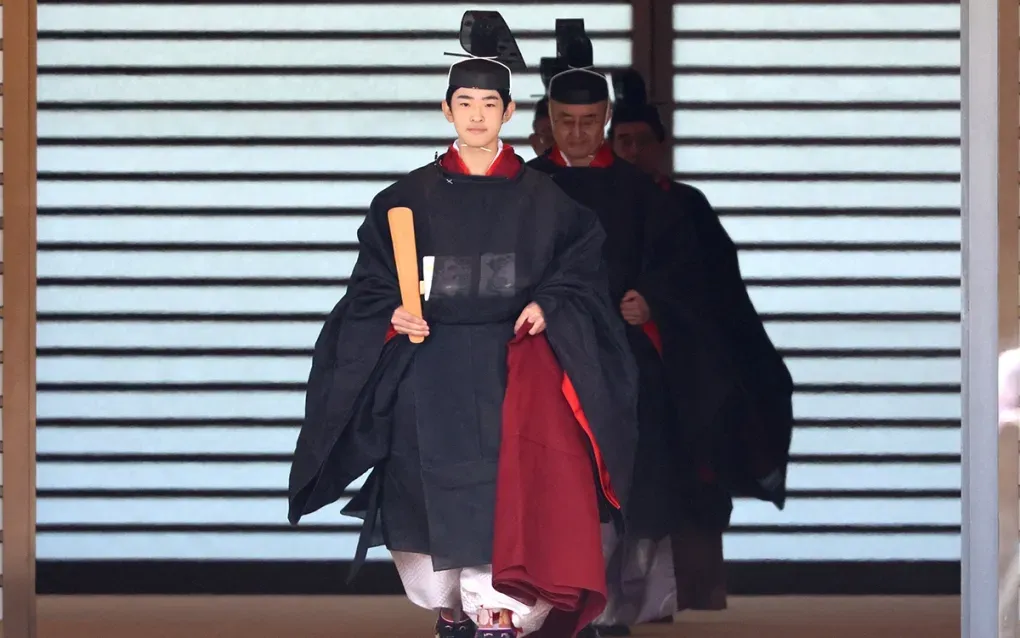 Hoàng tử Hisahito rời cung điện hoàng gia tại Tokyo sau lễ trưởng thành ngày 6/9. (Ảnh: AFP) Hoàng tử Hisahito rời cung điện hoàng gia tại Tokyo sau lễ trưởng thành ngày 6/9. (Ảnh: AFP)