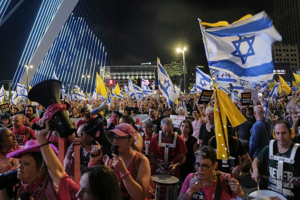Biểu tình kêu gọi chấm dứt chiến sự ở Gaza- Ảnh 1. Biểu tình kêu gọi chấm dứt chiến sự ở Gaza- Ảnh 1.