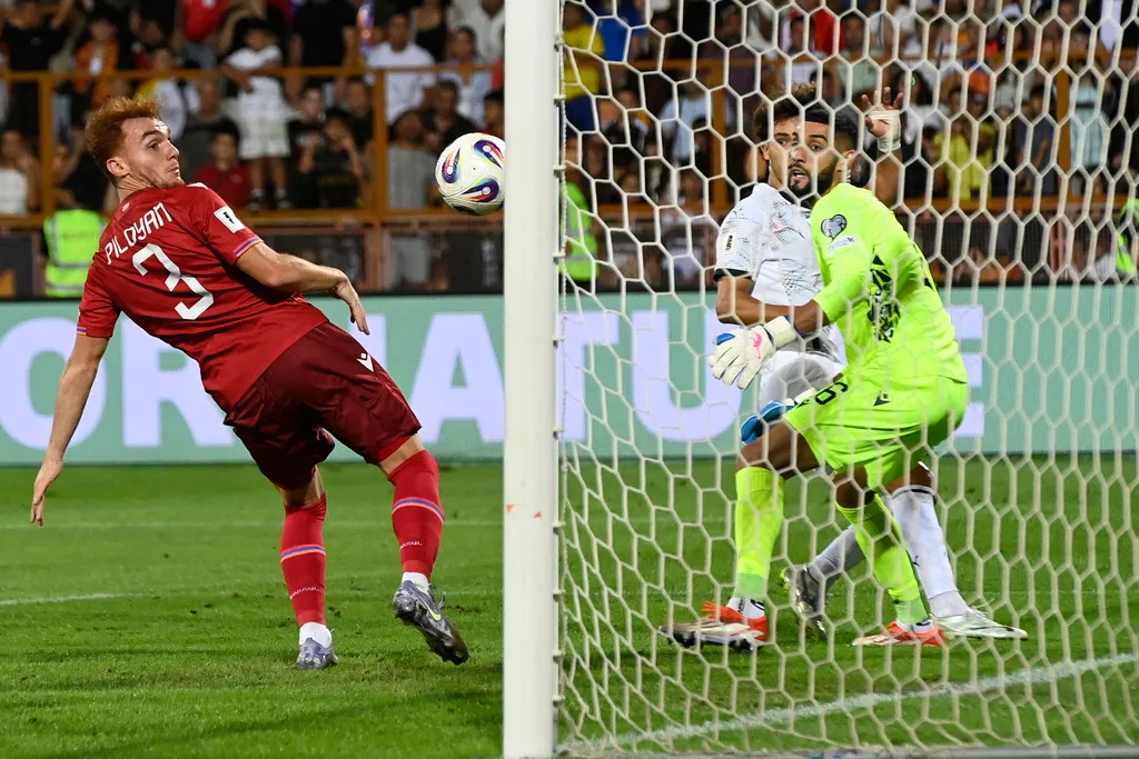 Ronaldo và Felix lập cú đúp, ĐT Bồ Đào Nha đè bẹp Armenia 5-0- Ảnh 2.