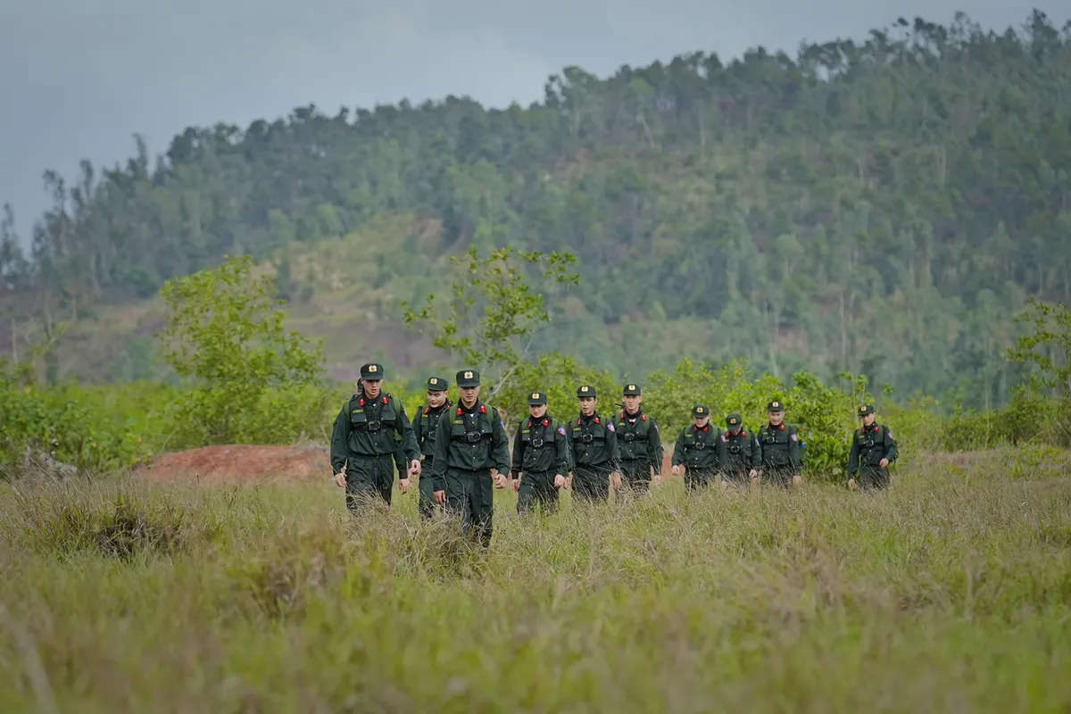 Chiến sĩ quả cảm - Tập 7: "Lò luyện thép" xuất hiện - Ảnh 2.
