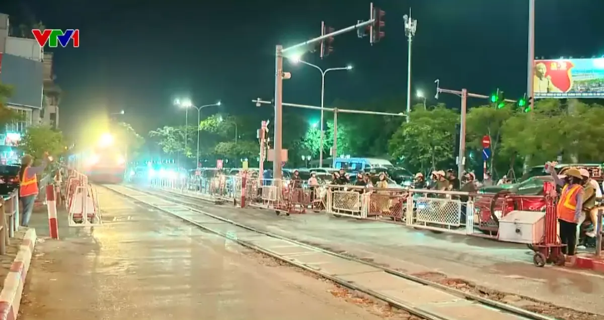 Giảm ùn tắc nhờ kết nối tín hiệu đường bộ, đường sắt - Ảnh 1.