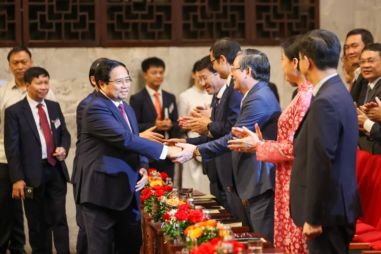 Thủ tướng: Đài Tiếng nói Việt Nam tiếp tục phát huy truyền thống vẻ vang, với tinh thần “thép trong bút, lửa trong tim” - Ảnh 1.