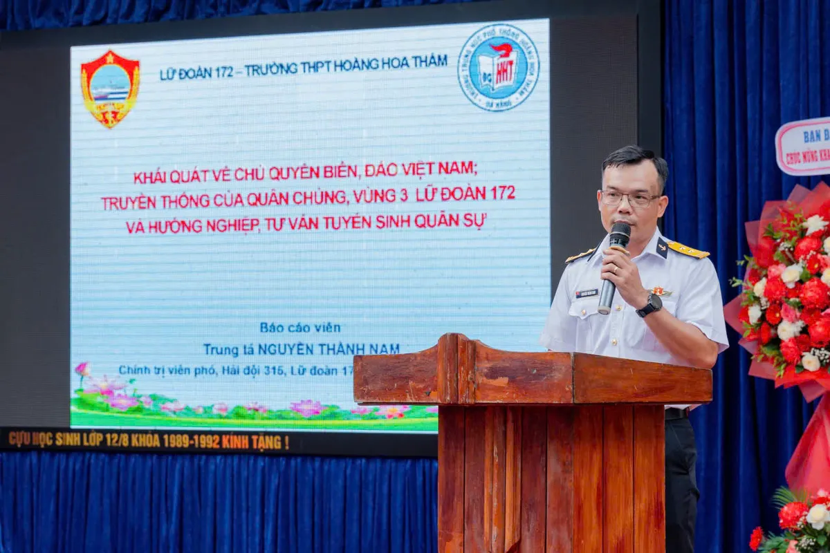 Vùng 3 Hải quân tổ chức triển lãm tư liệu, hình ảnh, tuyên truyền biển, đảo năm 2025  - Ảnh 1.