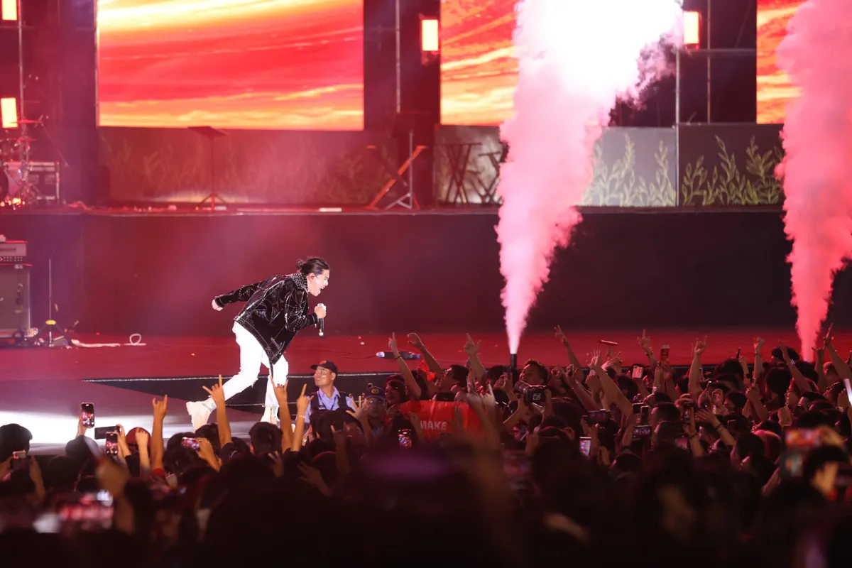 Khán giả “cháy” cùng “Rock Concert - Trái tim Việt Nam” - Ảnh 4.