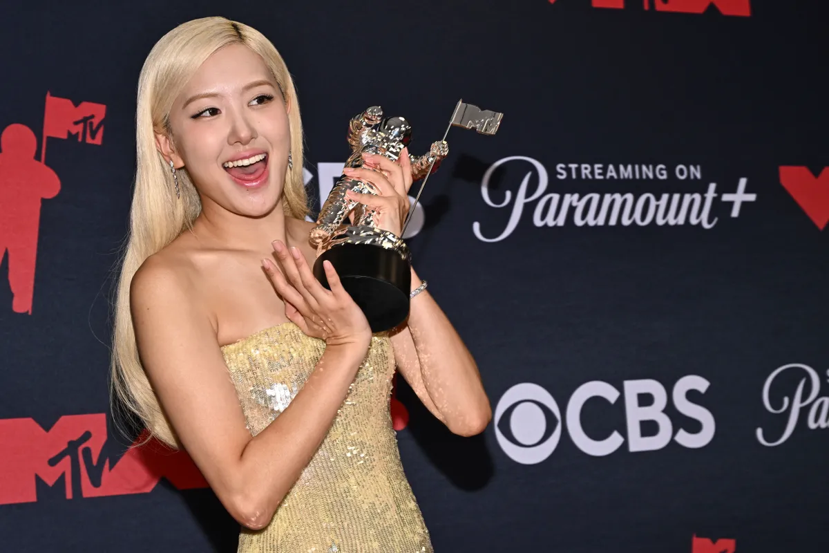 Rosé (BLACKPINK) thắng lớn ở lễ trao giải MTV VMAs 2025 - Ảnh 1.