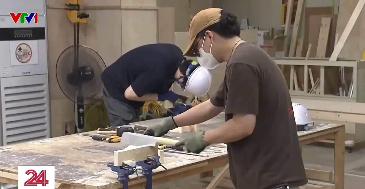 Nhiều người trẻ tại Hàn Quốc chuyển sang làm việc chân tay- Ảnh 1. Nhiều người trẻ tại Hàn Quốc chuyển sang làm việc chân tay- Ảnh 1.