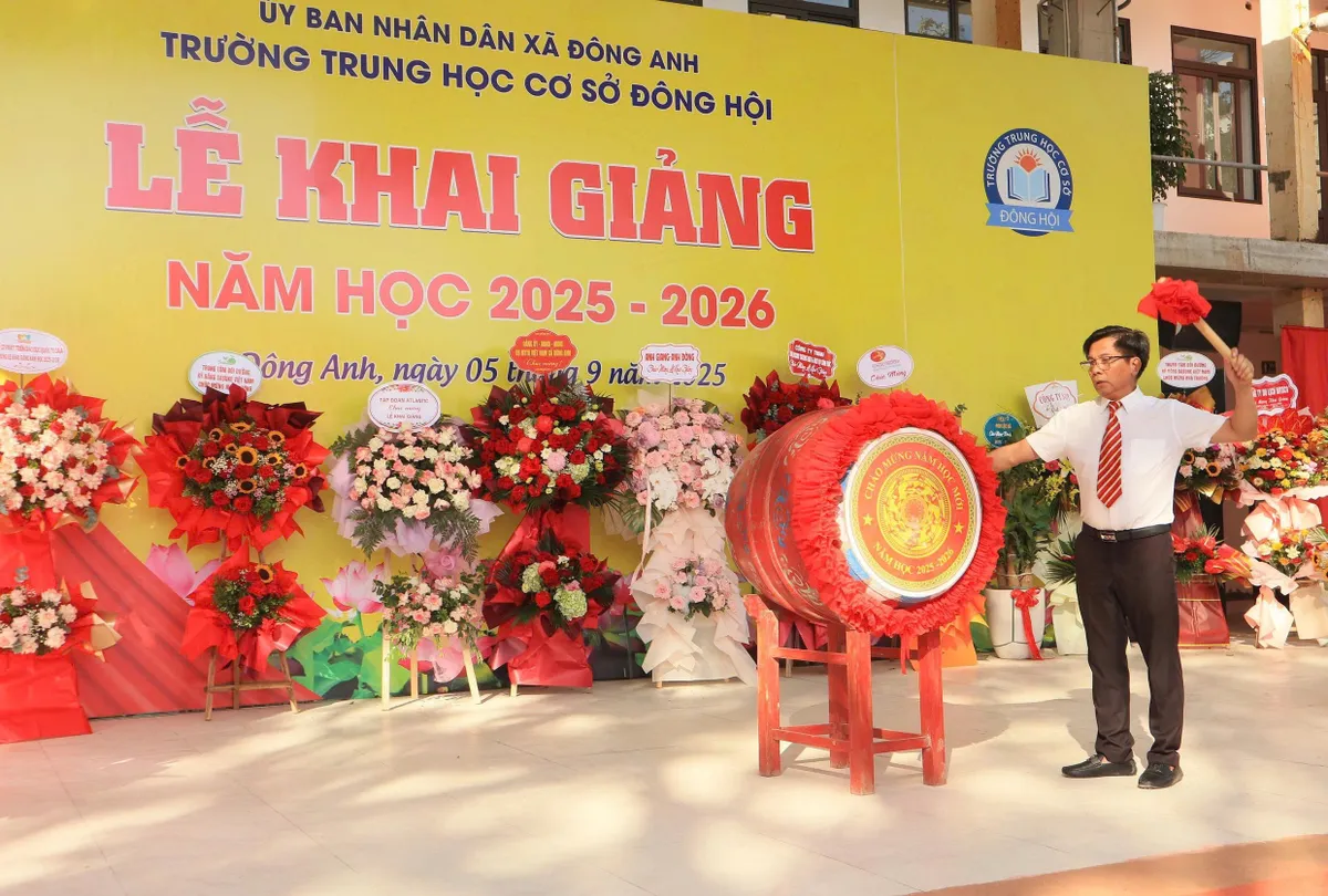 Hơn 1.000 học sinh trường THCS Đ&ocirc;ng Hội tham dự lễ khai giảng đặc biệt năm 2025 - 2026- Ảnh 2.