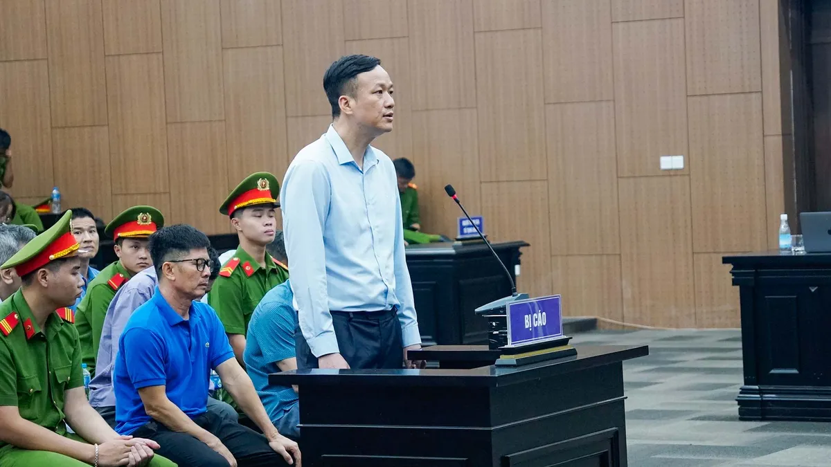 Cựu Phó Chủ nhiệm Văn phòng Quốc hội: "Làm trợ lý, thư ký lãnh đạo tiềm ẩn nhiều rủi ro khó lường" - Ảnh 2.