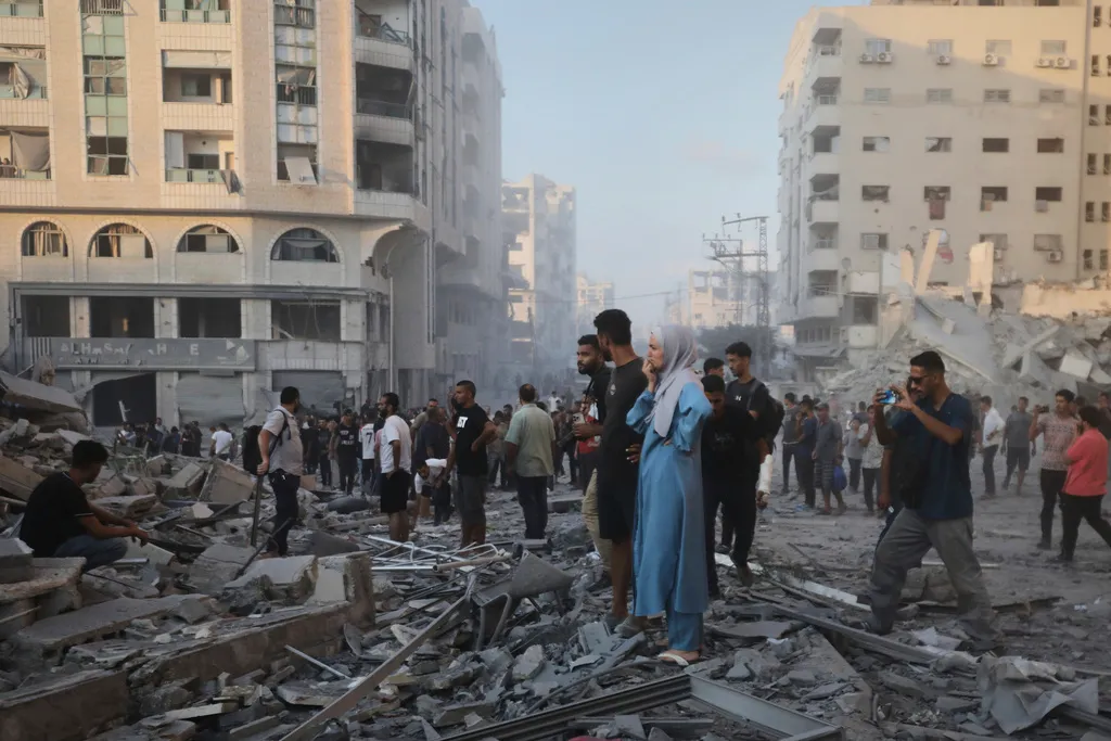 Tổng thống Trump ra tối hậu thư về vấn đề con tin, Hamas tuyên bố sẵn sàng đàm phán  - Ảnh 1.