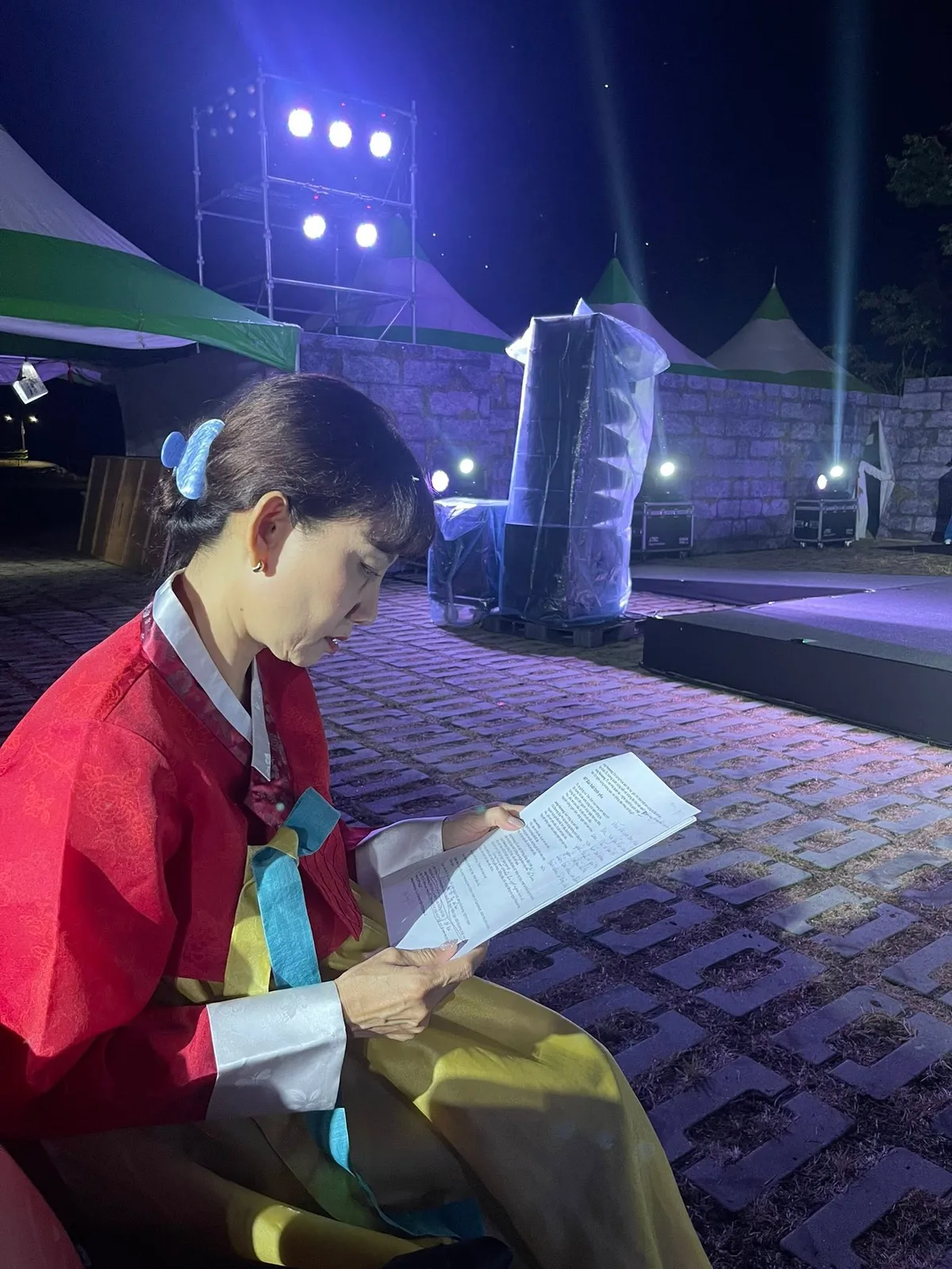 NSND Mỹ Uyên đóng kịch tài Hàn Quốc - Ảnh 2.