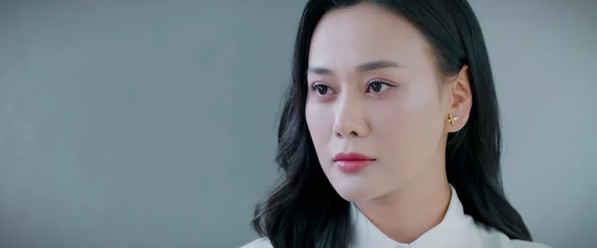 Gió ngang khoảng trời xanh - Tập 14: Vợ giám đốc chính thức sa thải 'trà xanh' - Ảnh 1.