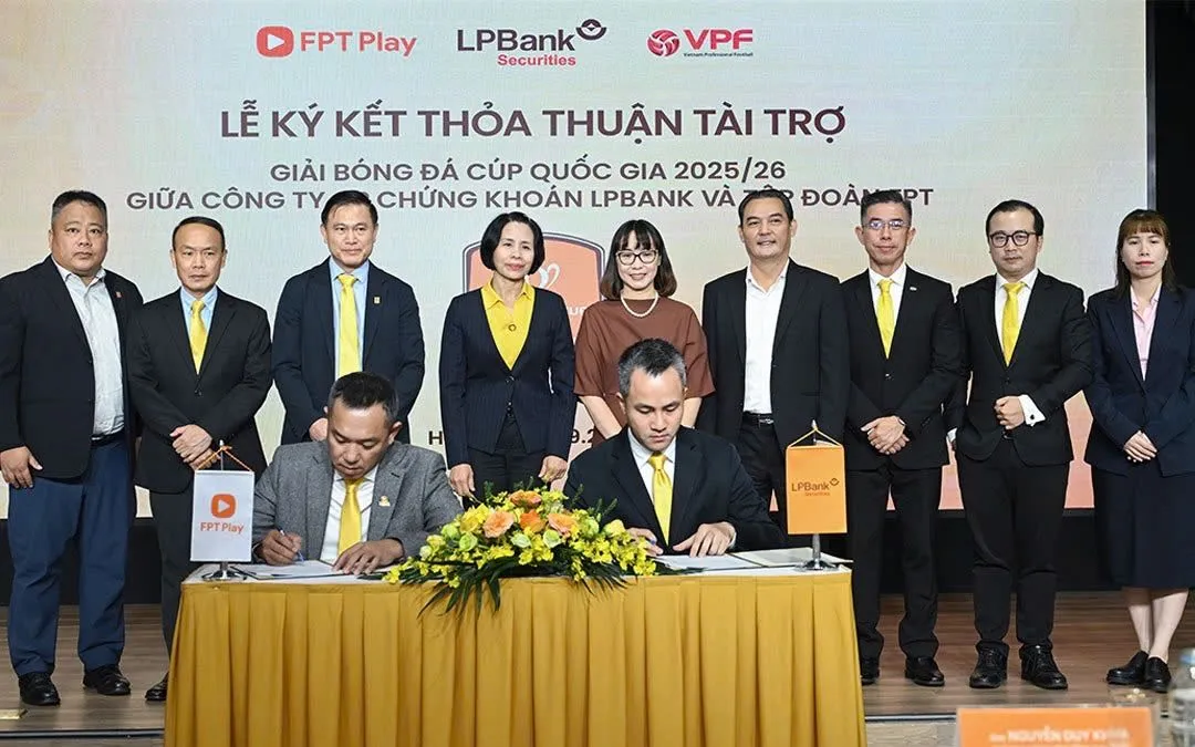 Sáng 9/9 tại trụ sở LPBank Tower, LPBS và các bên liên quan đã ký kết thỏa thuận hợp tác về việc đồng hành cùng Cúp Quốc gia Chứng khoán LPBank 2025-2026, dưới sự chứng kiến của Cục Thể dục Thể thao Việt Nam.