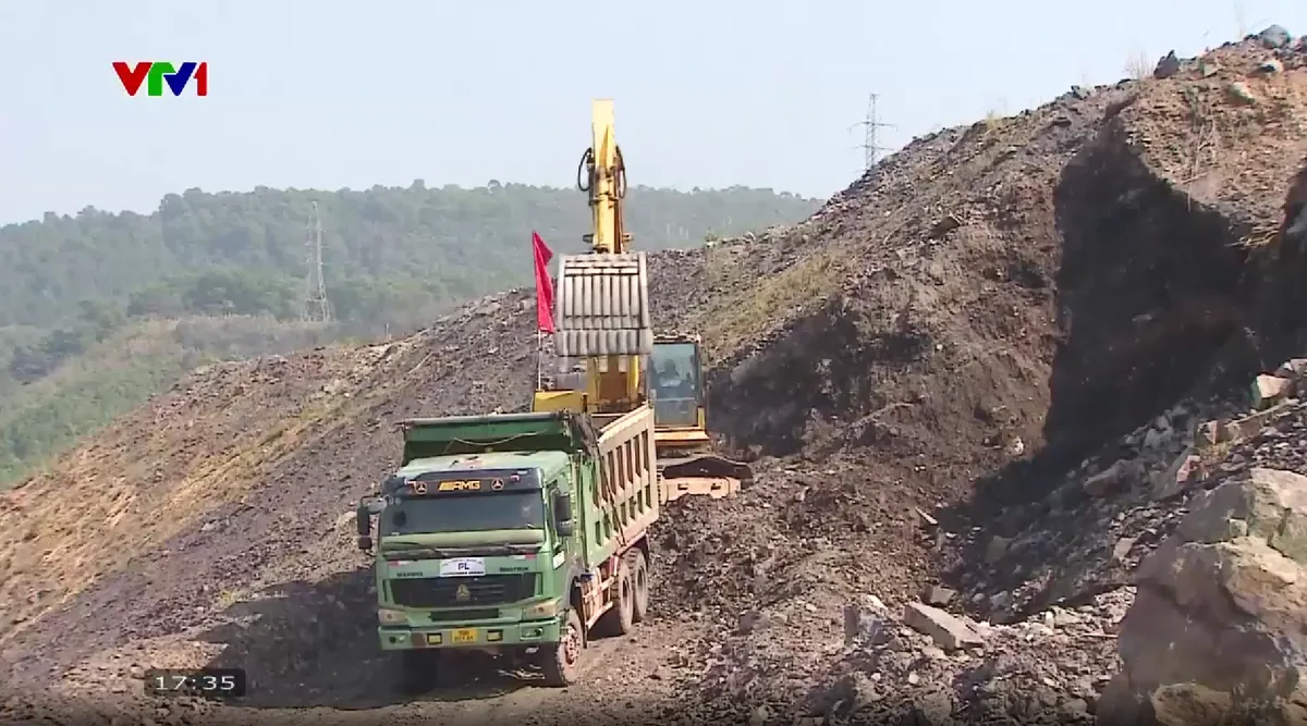 Ph&ograve;ng ngừa sạt lở b&atilde;i thải than trong m&ugrave;a mưa b&atilde;o - Ảnh 5.