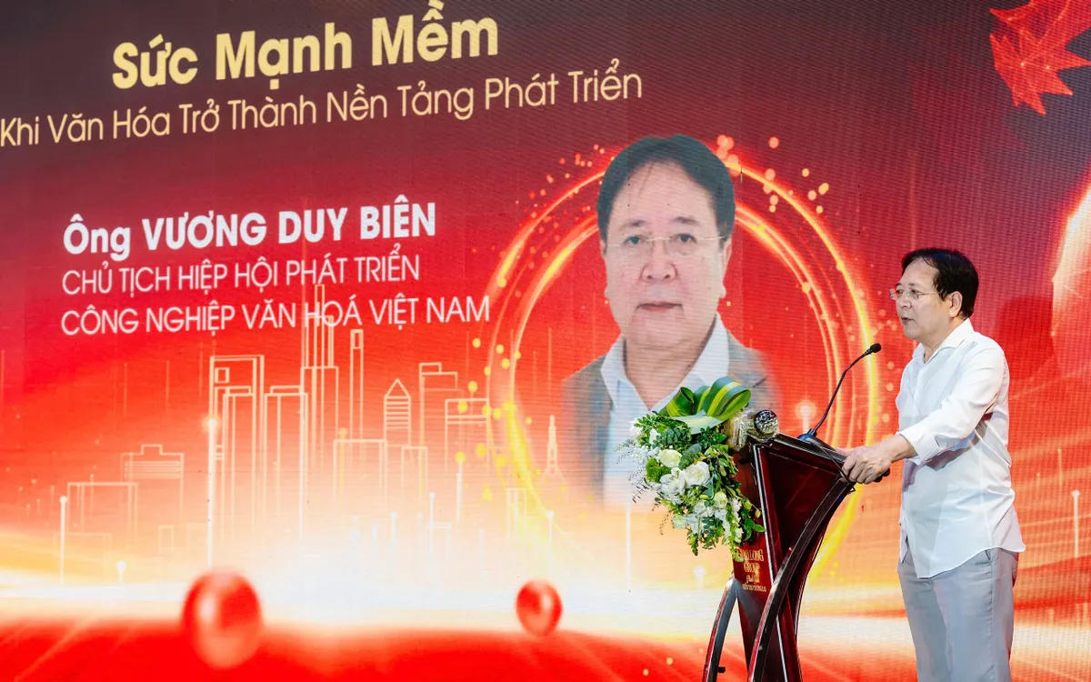 NSND Vương Duy Biên chia sẻ góc nhìn về sức mạnh mềm văn hóa Việt Nam tạo nền tảng cho sự phát triển.