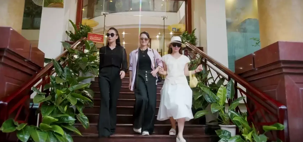 Gió ngang khoảng trời xanh - Tập 13: Hội chị em ra tay trừng trị tên Tiền ăn vạ- Ảnh 7. Gió ngang khoảng trời xanh - Tập 13: Hội chị em ra tay trừng trị tên Tiền ăn vạ- Ảnh 7.