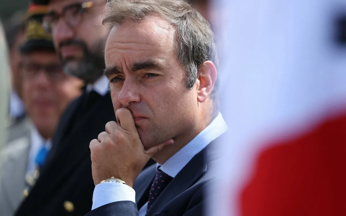Bộ trưởng Quốc phòng Sebastien Lecornu, 39 tuổi, được Tổng thống Emmanuel Macron bổ nhiệm làm tân Thủ tướng Pháp (Ảnh: AFP) Bộ trưởng Quốc phòng Sebastien Lecornu, 39 tuổi, được Tổng thống Emmanuel Macron bổ nhiệm làm tân Thủ tướng Pháp (Ảnh: AFP)