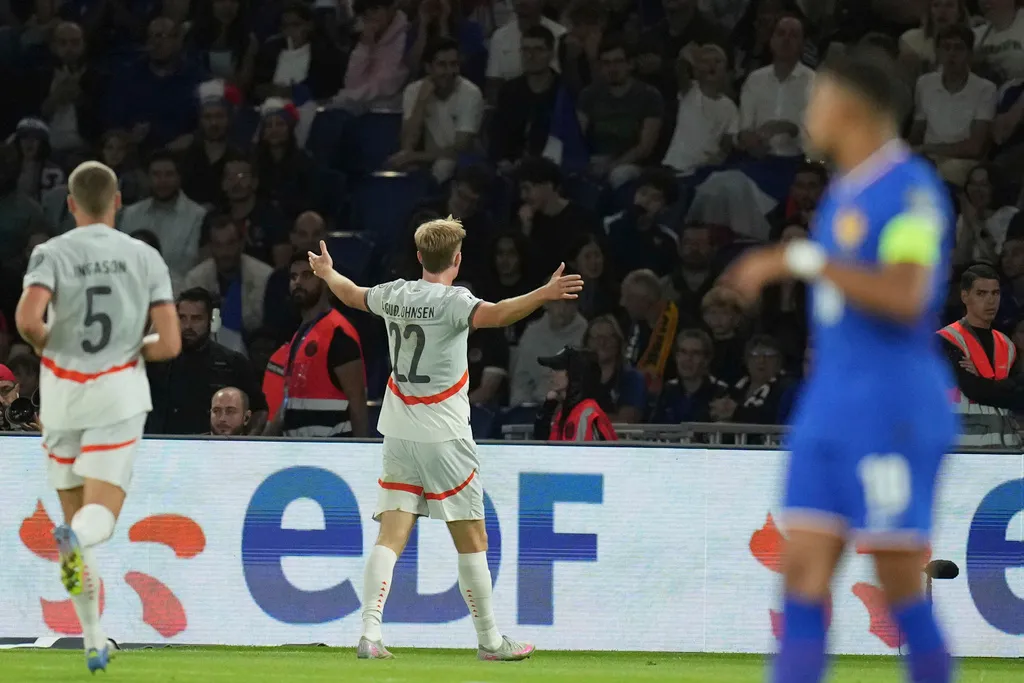 Mbappé tỏa sáng, Pháp ngược dòng nhọc nhằn đánh bại Iceland- Ảnh 1.