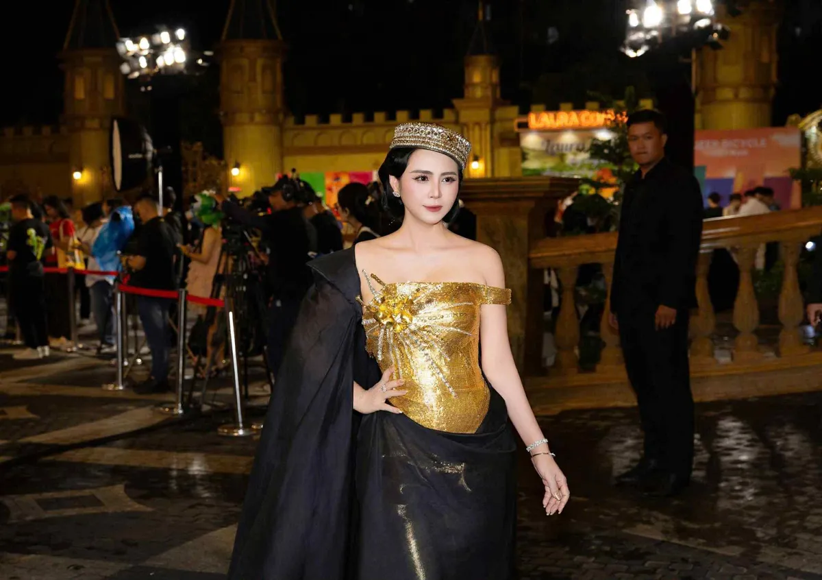 Trang phục lấy cảm hứng thủ công mỹ nghệ Việt lên sàn diễn Shanghai Fashion Week - Ảnh 3.