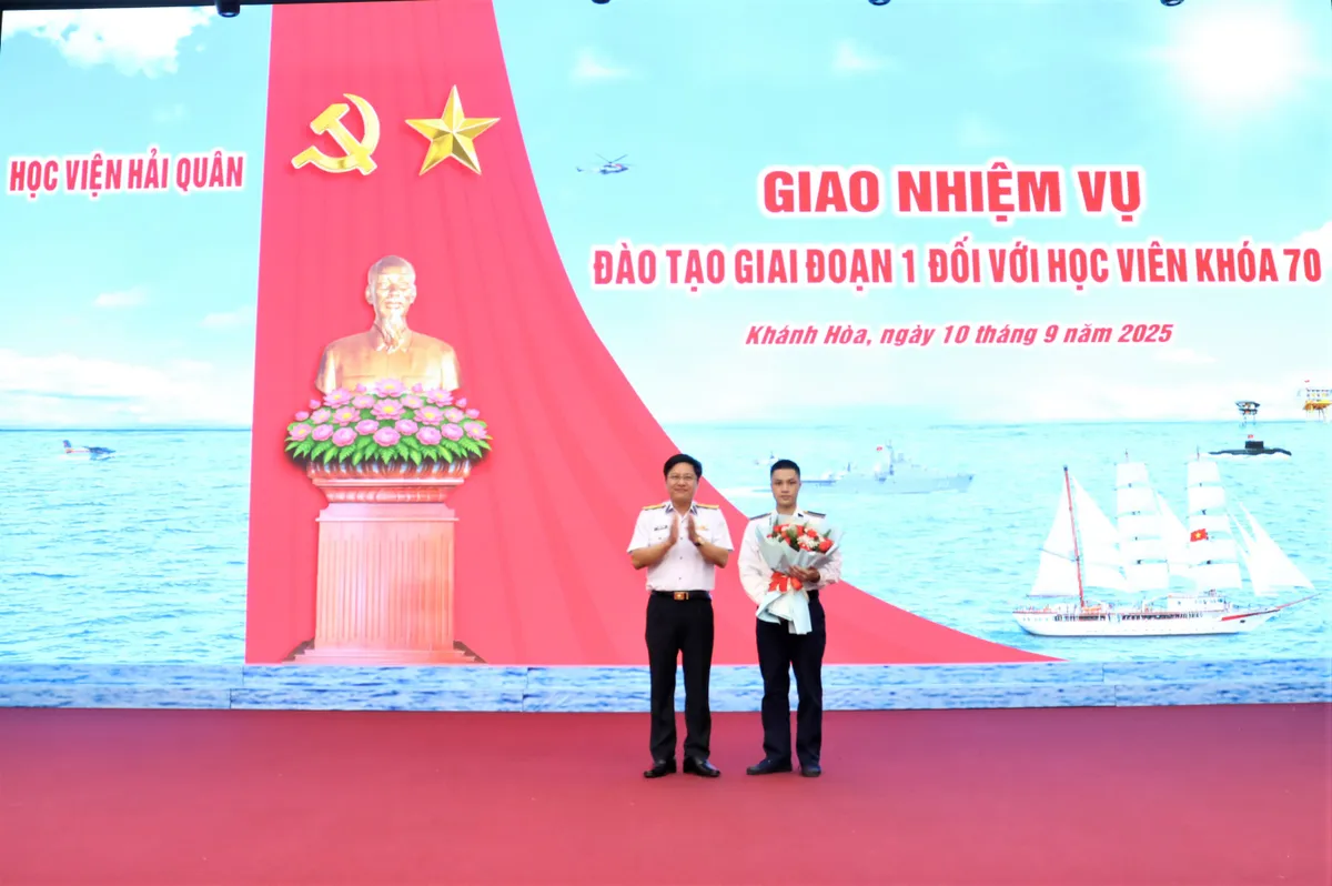 Học viện Hải qu&acirc;n với tinh thần "tất cả v&igrave; sự nghiệp gi&aacute;o dục v&agrave; đ&agrave;o tạo, v&igrave; học vi&ecirc;n th&acirc;n y&ecirc;u"- Ảnh 3.