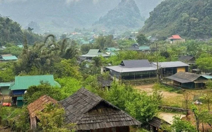 Một góc xã Mường Lống (Nghệ An) Một góc xã Mường Lống (Nghệ An)